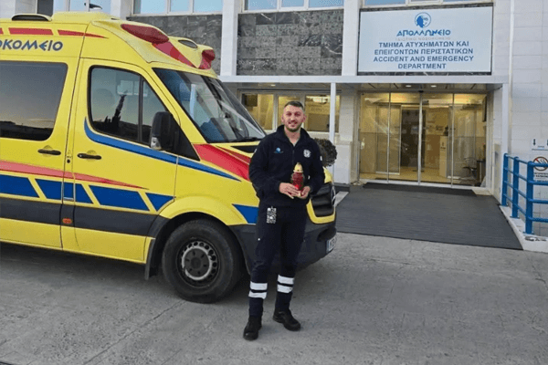 Το Άγιο Φως στο Απολλώνειο Ιδιωτικό Νοσοκομείο